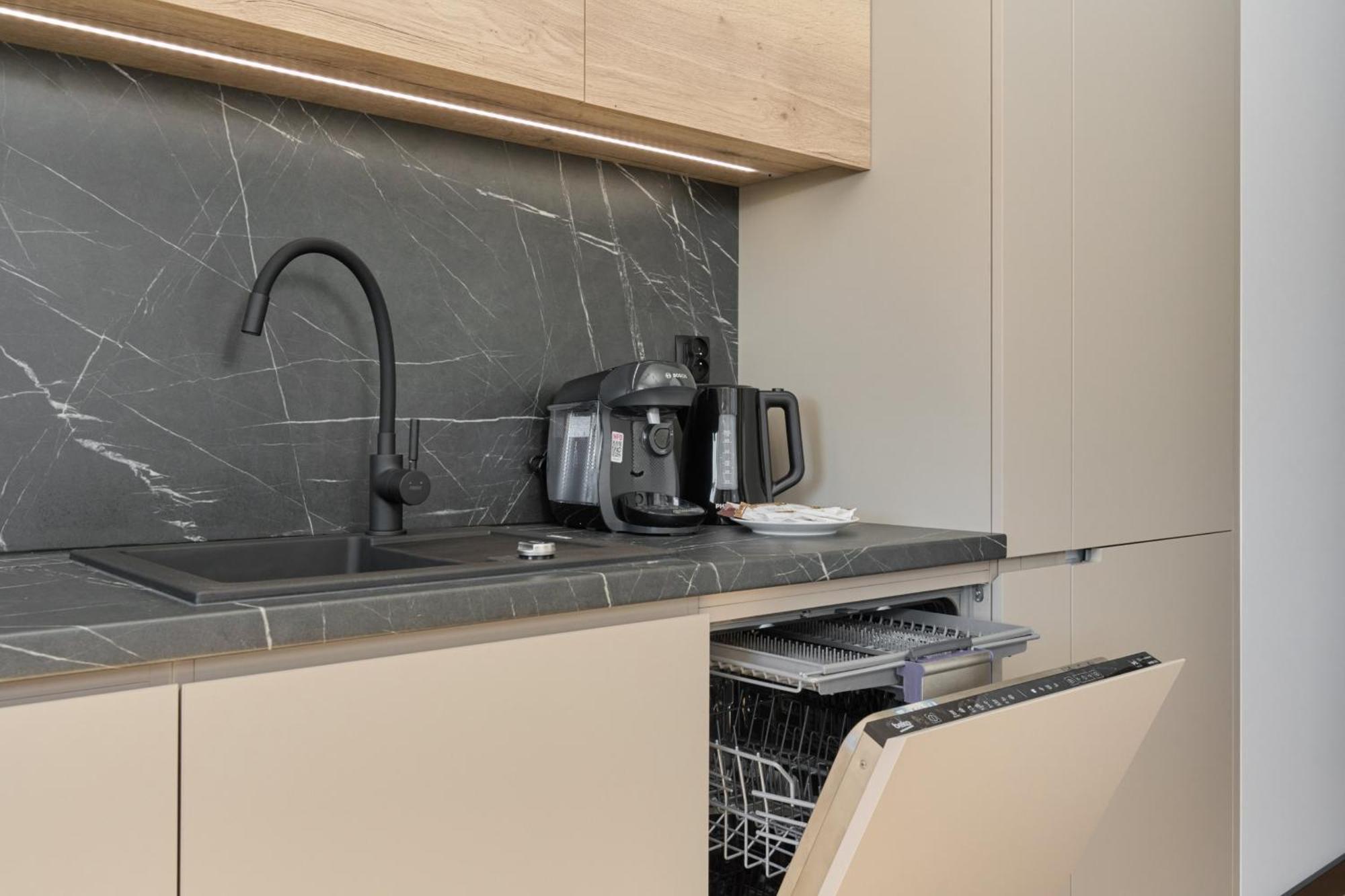 Fresh & Stylish Apartments In Poznan With Parking & Balcony By Noclegi Renters Bagian luar foto